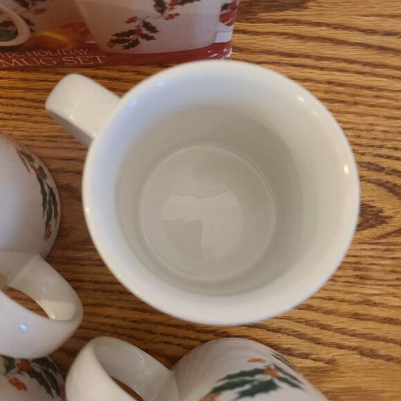 Alco Industries Holiday Mug Set 4-Piece Vintage Holly Leaves and Berries No 1149 - Picture 9 of 15